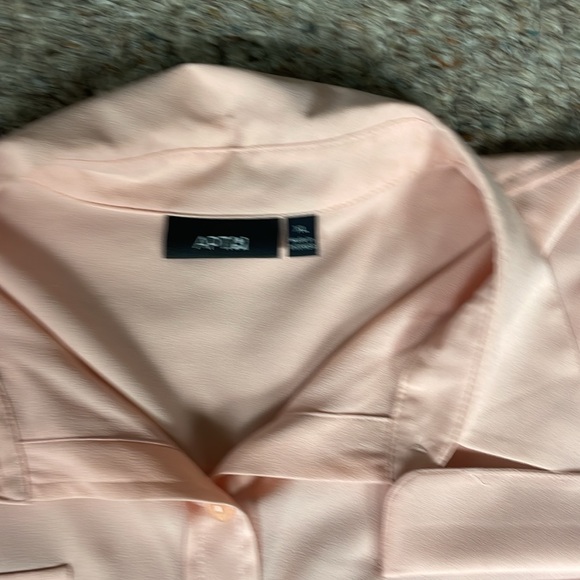 Top - Picture 3 of 5